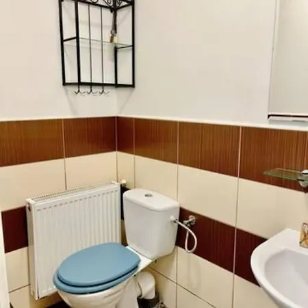 Apartment A14 Parliament Sunflower Cozy *