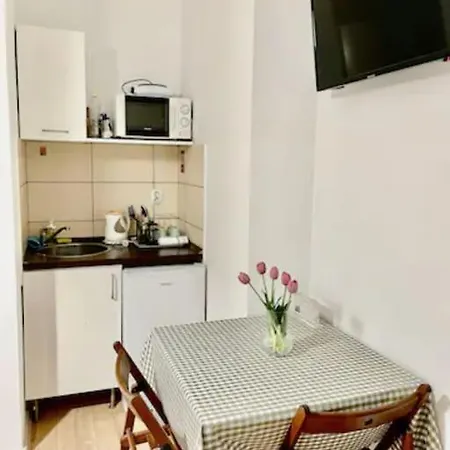 Apartment A14 Parliament Sunflower Cozy *